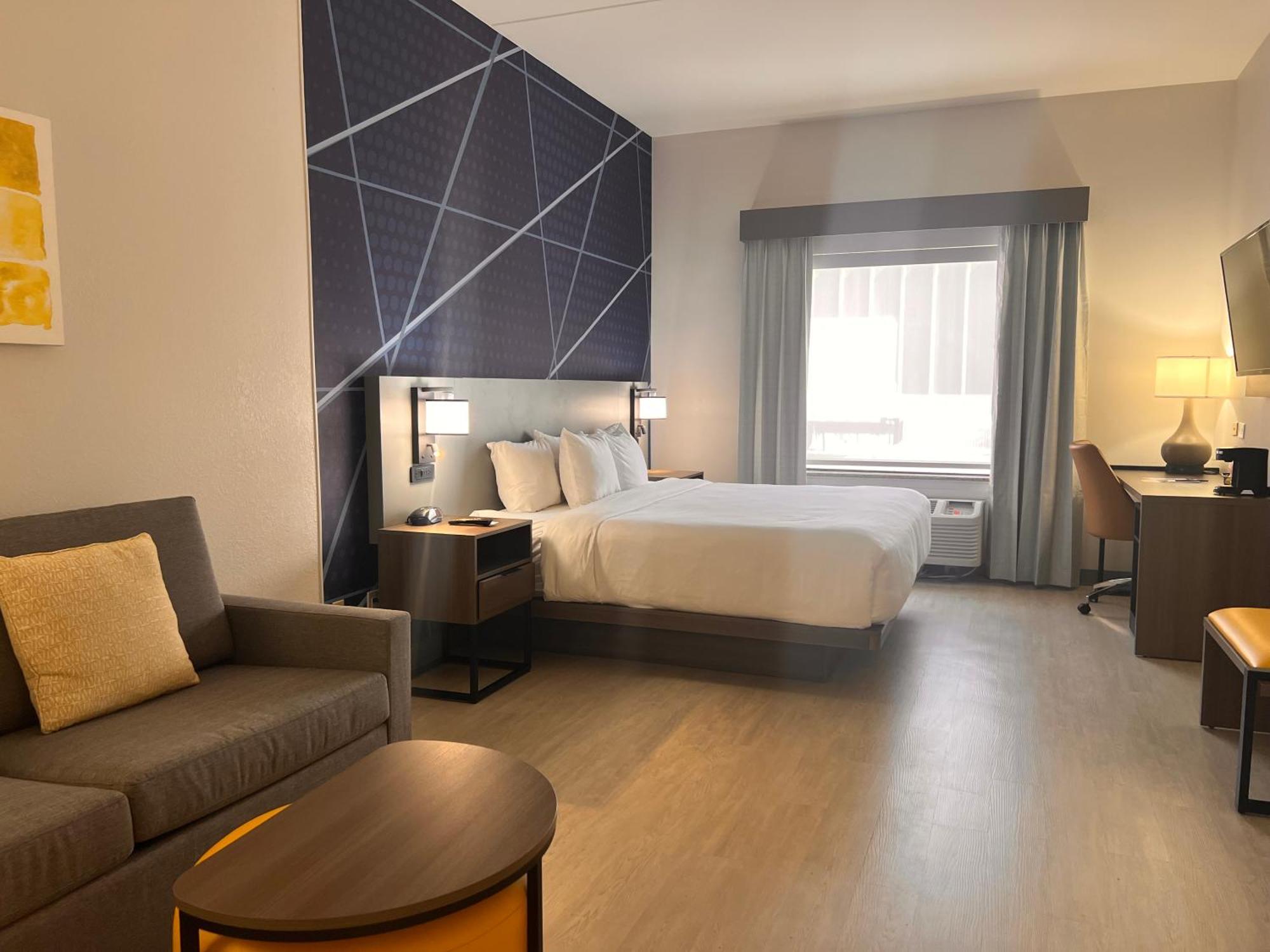 King Suite - Accessible/Non-Smoking,1539344422:JPEG