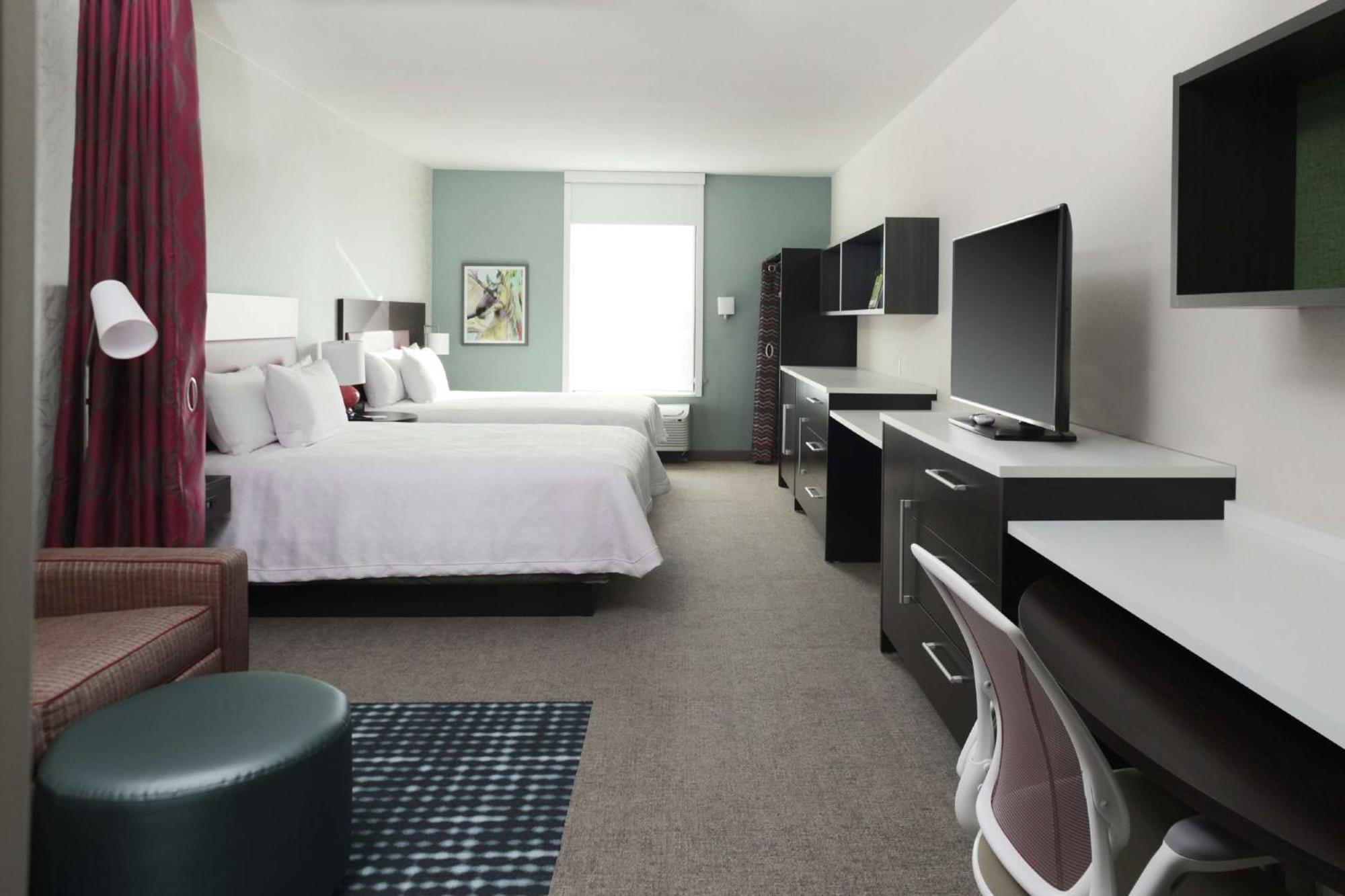 Queen Studio with Two Queen Beds - Non-Smoking