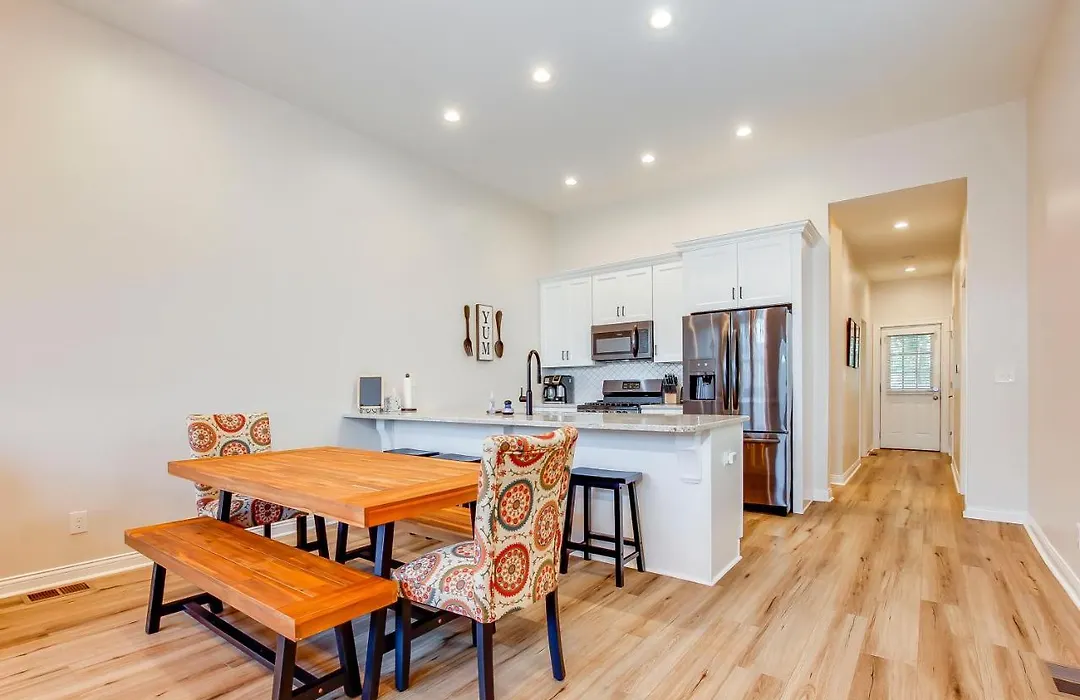 Louisville Expo Center Retreat: Spacious Family Stay-1