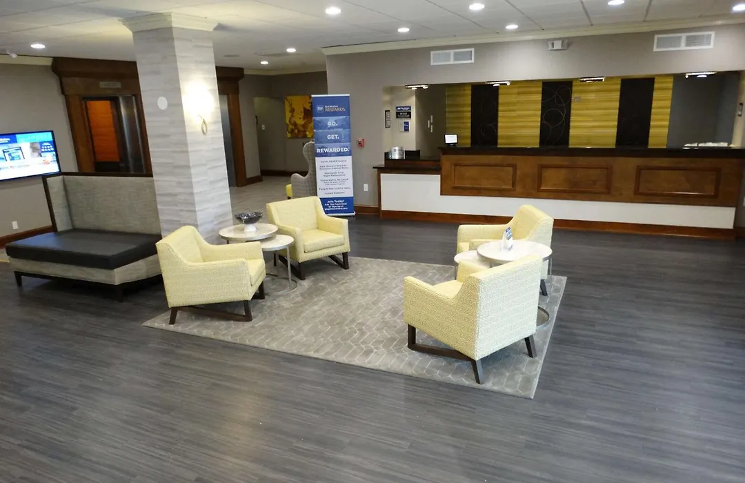 Cottonwood Airport & Expo Hotel Louisville-1