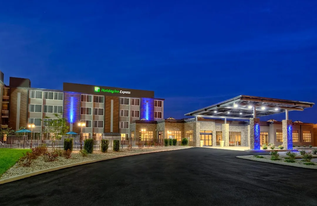 Holiday Inn Express Louisville Airport Expo Center By Ihg-1