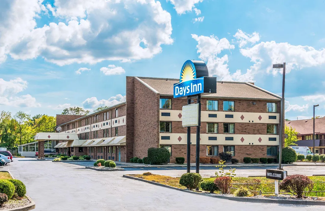 Days Inn By Wyndham Hurstbourne-1