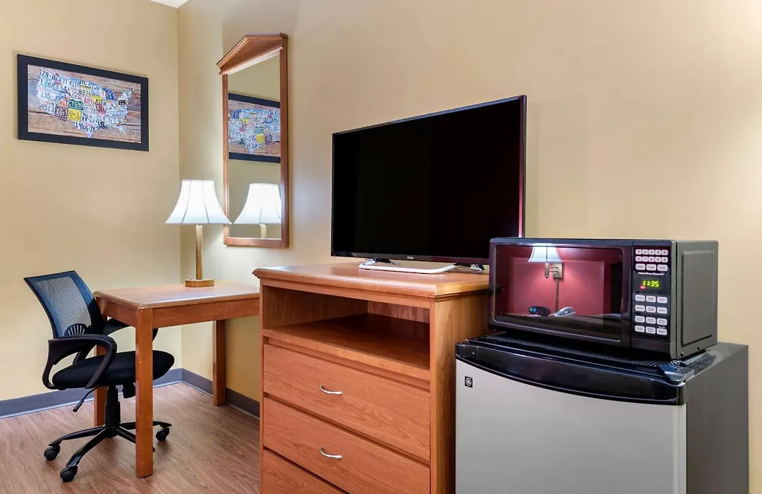 Econo Lodge Louisville Airport-1
