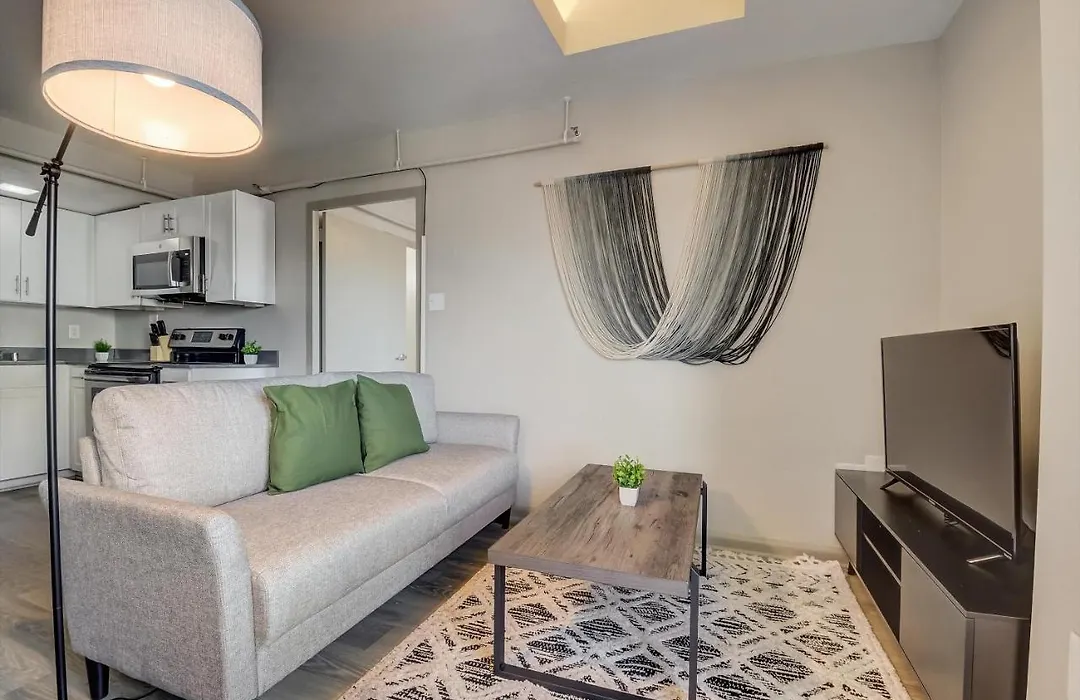 Frontdesk Vue At 3Rd St Apts Downtown Louisville-1