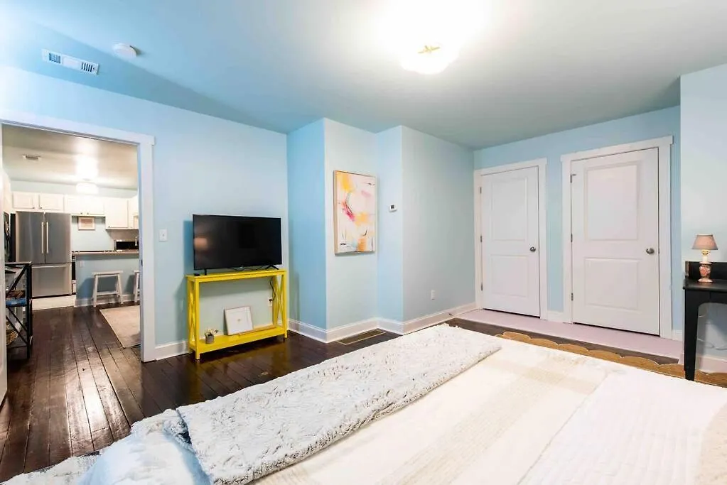 Blue, You'Re My Boy Germantown 1 Bedroom Apartment-1