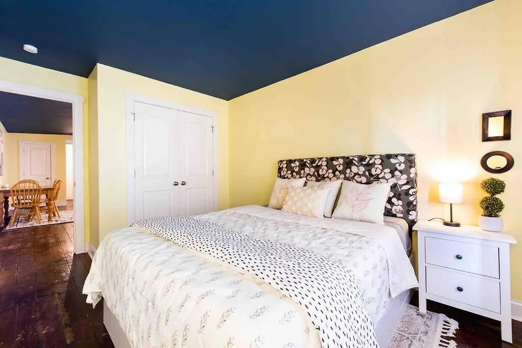 Blueberry Lemondrop Germantown 2 Bedroom Apartment-1