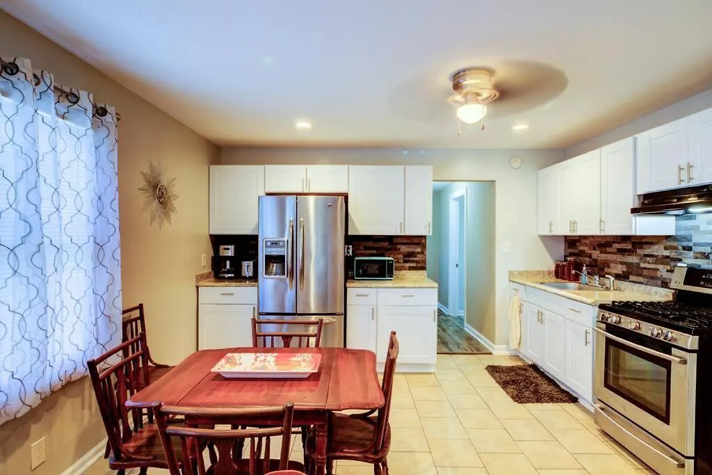 Conv Location-Easy Access-3 Bd 1.5 Bth-Sleeps 6-8 Villa-1