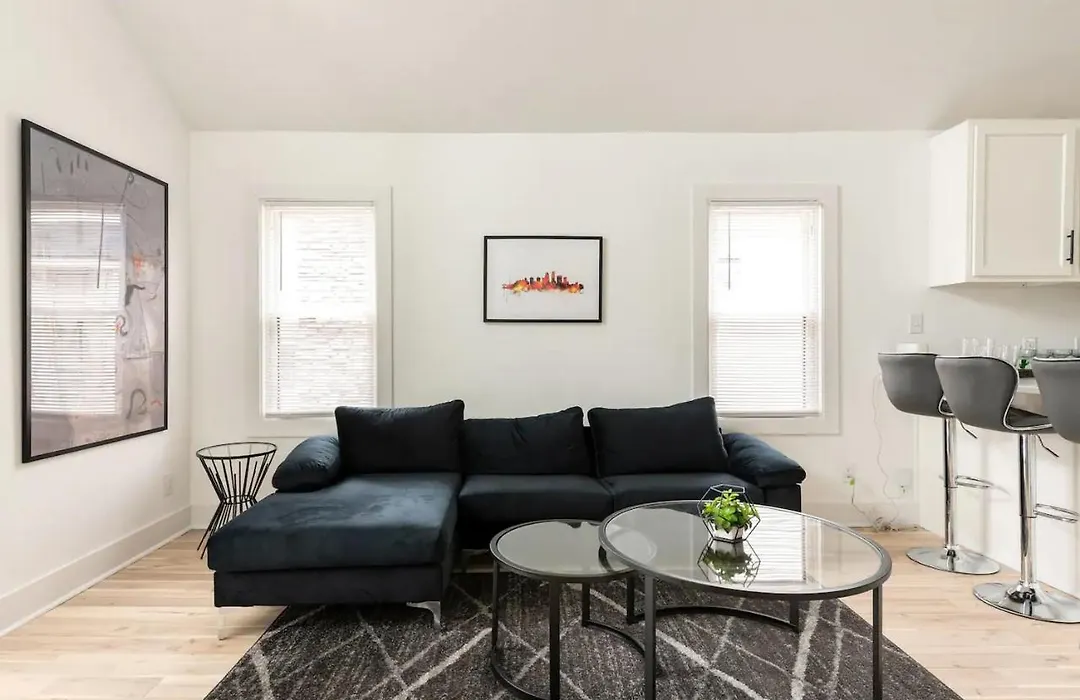 Peaceful Contemporary Close To Everything!-1