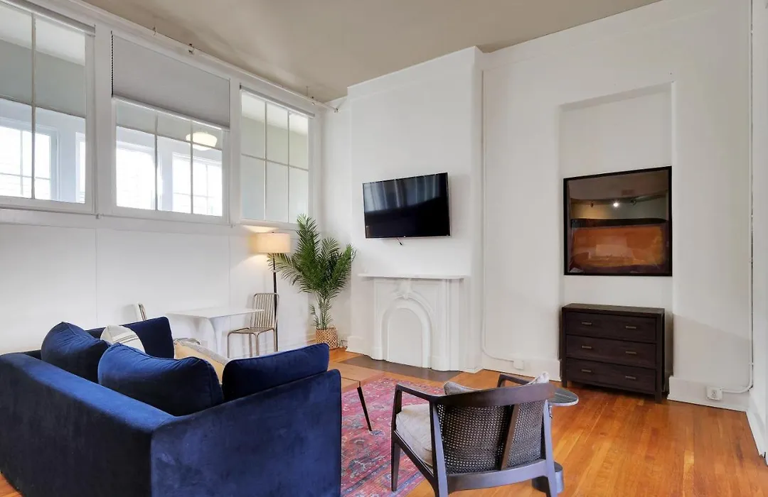 Apartment With King Bed In Downtown Louisville-1