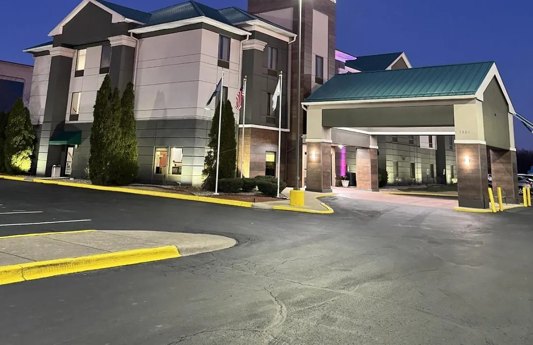 La Quinta Inn & Suites By Wyndham Louisville East-1