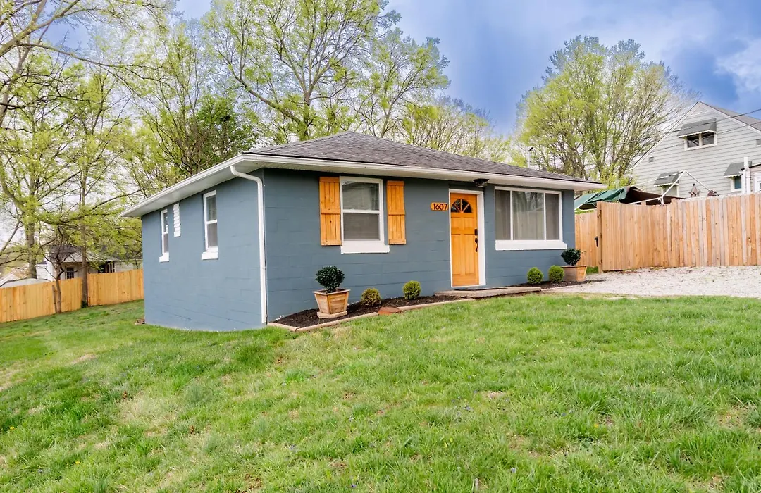 Cozy Cottage-Bourbon Trail, Expo, Yum, Derby!-1