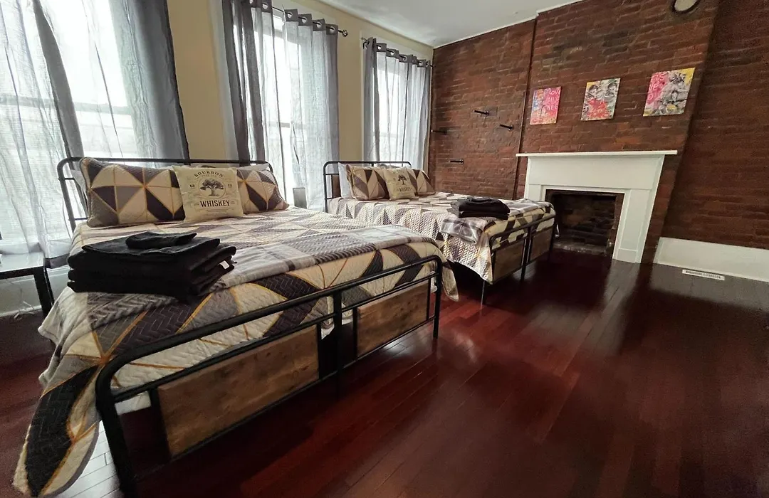 Downtown Loft Sleeps 16 - Pool Table Shuffleboard-1