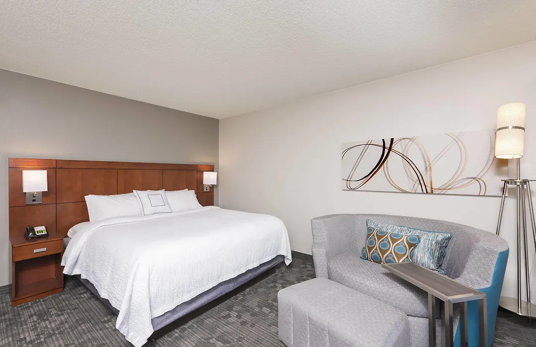 Courtyard By Marriott Louisville Downtown-1