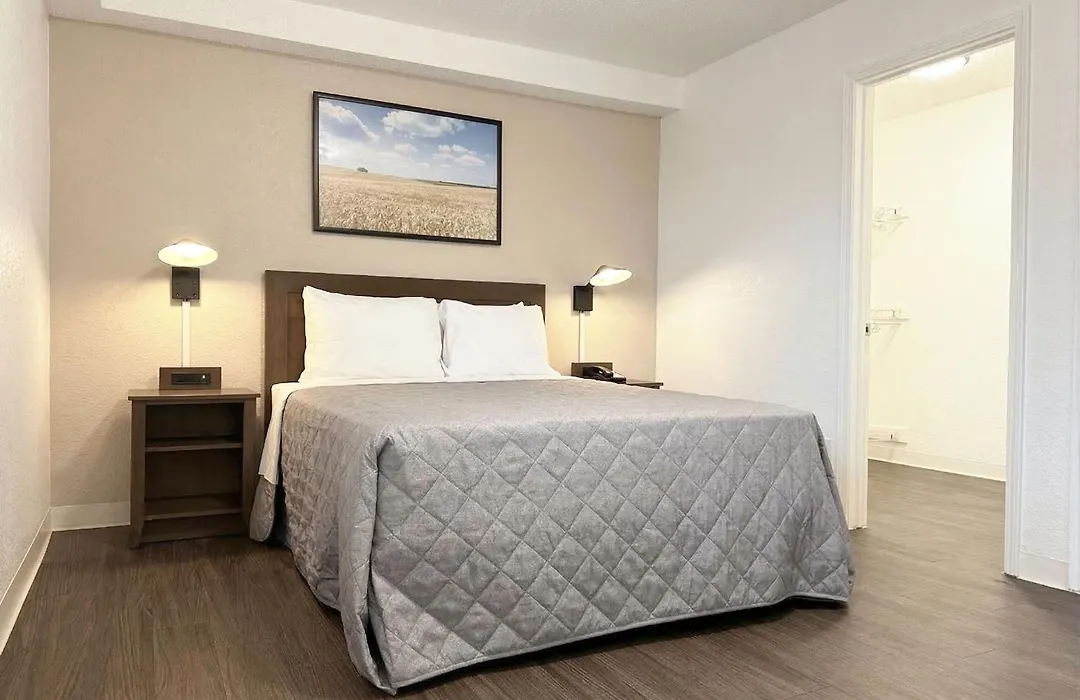 Intown Suites Extended Stay Louisville Ky - Preston Hwy-1