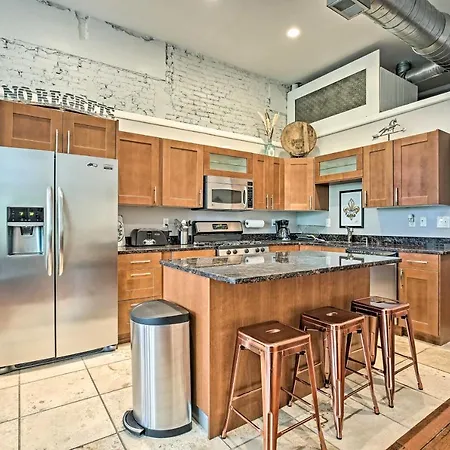 Walk To Dtwn Distilleries: Nulu Art District Loft-3