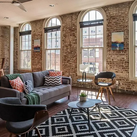 Frontdesk 111 W Main St Apts Downtown Louisville-3