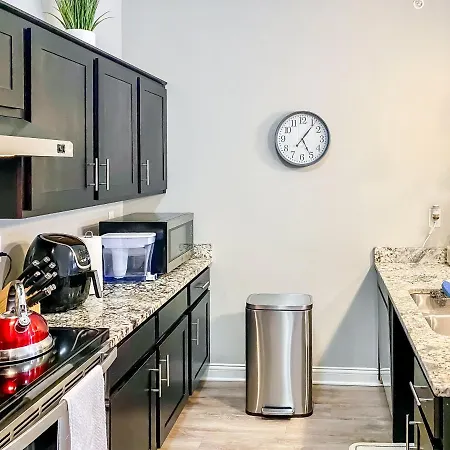 Full Kitchen,King,W/D,Netflix,2 Smart Tvs,Parking-2