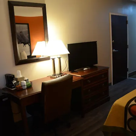 Super 8 By Wyndham Louisville/Expo Center-3