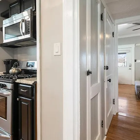 Cozy Bardstown Rd Apt: W/D, Fast Wifi, Parking-2