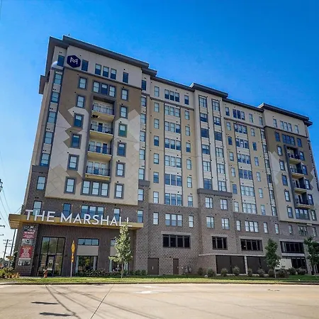 Frontdesk The Marshall Campus Apts Louisville-3