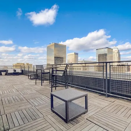 Frontdesk Vue At 3Rd St Apts Downtown Louisville-3
