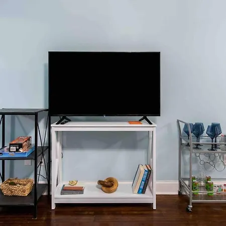Blue, You'Re My Boy Germantown 1 Bedroom Apartment-3
