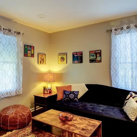 Conv Location-Easy Access-3 Bd 1.5 Bth-Sleeps 6-8 Villa-2