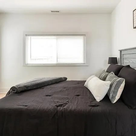 Peaceful Contemporary Close To Everything!-3