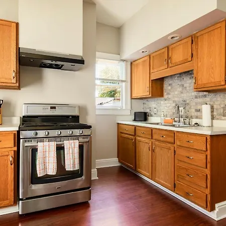 Stylish 2Br House On Frankfort Ave By Cozysuites-3