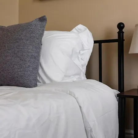 Stylish 2Br House On Frankfort Ave By Cozysuites-2