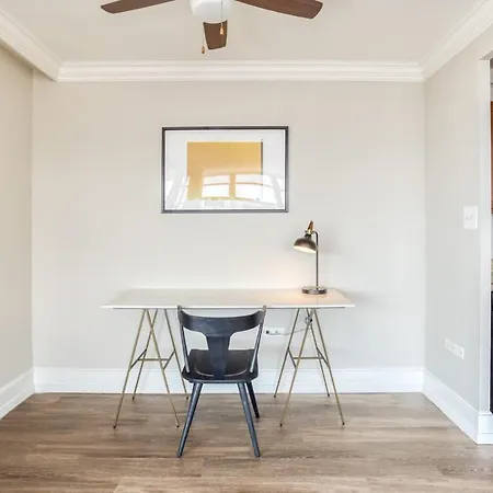Cozysuites 800 Tower 1Br With Gym! 10-2