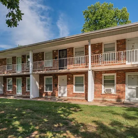 Cozy Condo Near Downtown!-2