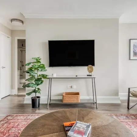 Cozysuites 800 Tower 1Br With Gym! 05-2