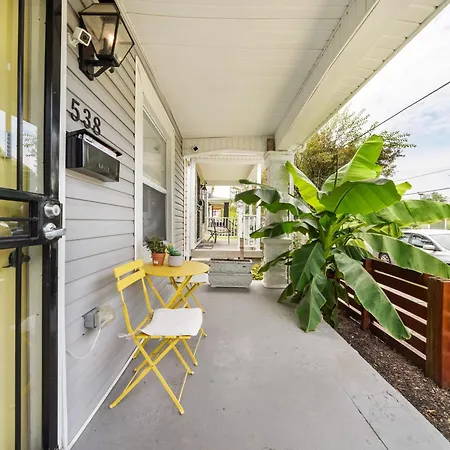Swanky 3 Bedroom 2 5 Bath With King Bed Parking-3