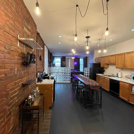 Downtown Loft Sleeps 16 - Pool Table Shuffleboard-2