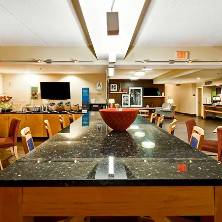 Hampton Inn Louisville Airport Fair/Expo Center-3