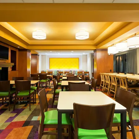 Fairfield Inn & Suites Louisville Downtown-3