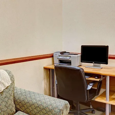 Days Inn & Suites By Wyndham Louisville Sw-2