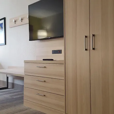 Holiday Inn Express Louisville Northeast By Ihg-2
