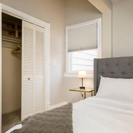Gorgeous 3Br 2Ba On Frankfort By Cozysuites-2